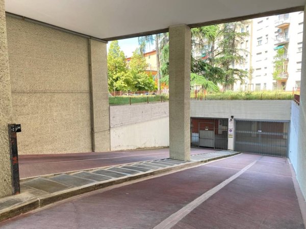 negozio in affitto a Bologna in zona Centro Storico