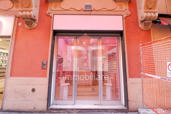 negozio in affitto a Bologna in zona Centro Storico