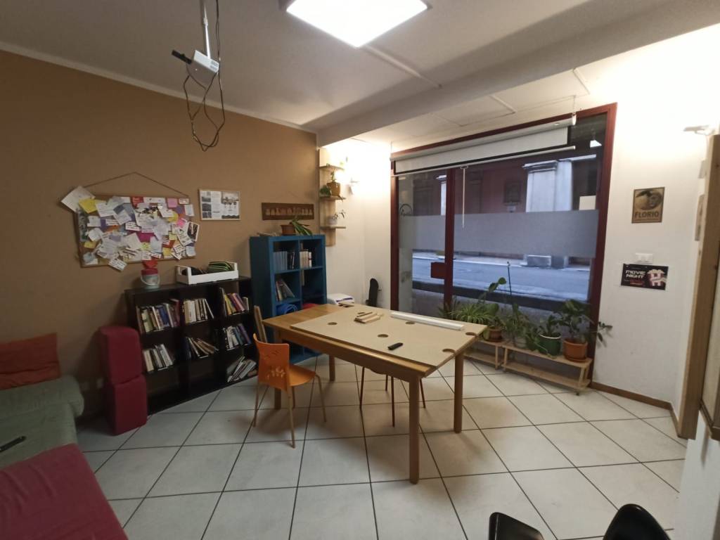 negozio in affitto a Bologna