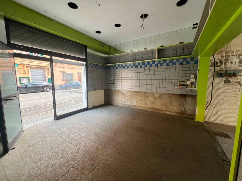 negozio in affitto a Bologna in zona Saffi