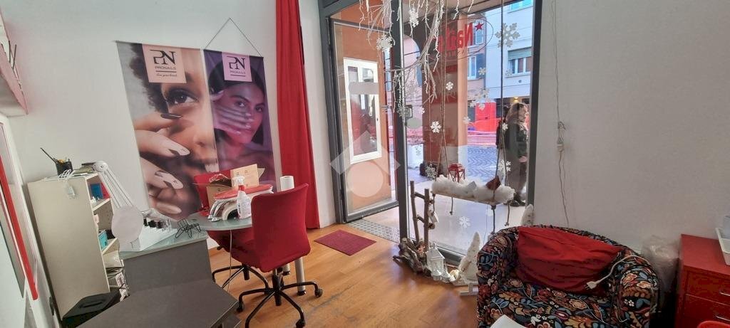 negozio in affitto a Bologna