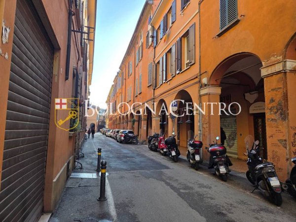 negozio in affitto a Bologna in zona Centro Storico