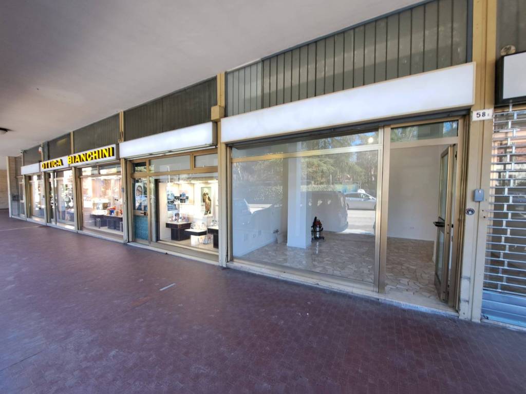 negozio in affitto a Bologna in zona Savena