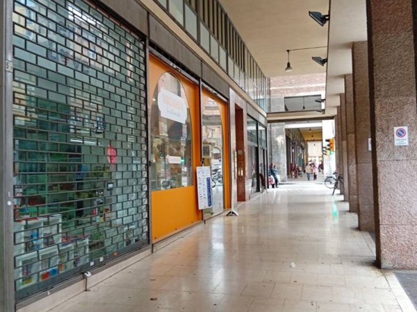 negozio in affitto a Bologna