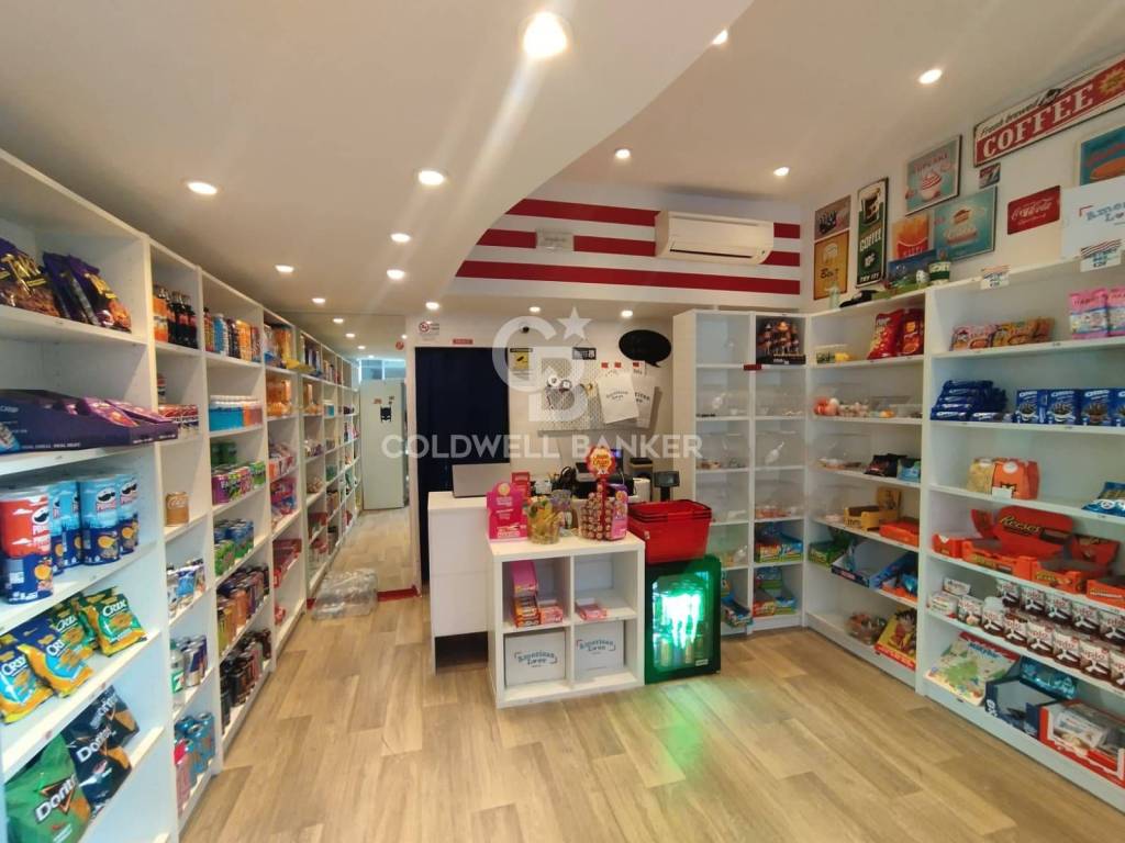 negozio in affitto a Bologna in zona Quartiere Porto