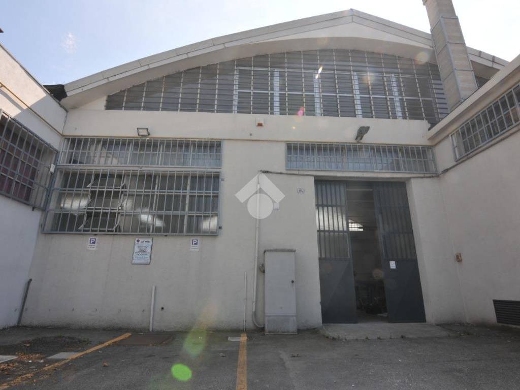 locale di sgombero in affitto a Bologna