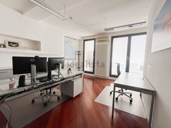 ufficio in affitto a Bologna in zona Santo Stefano