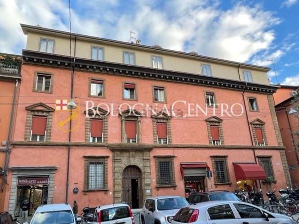 negozio in affitto a Bologna in zona Centro Storico