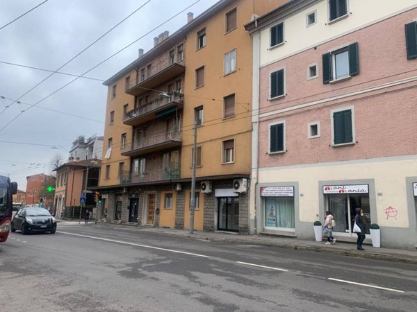 negozio in affitto a Bologna in zona San Vitale