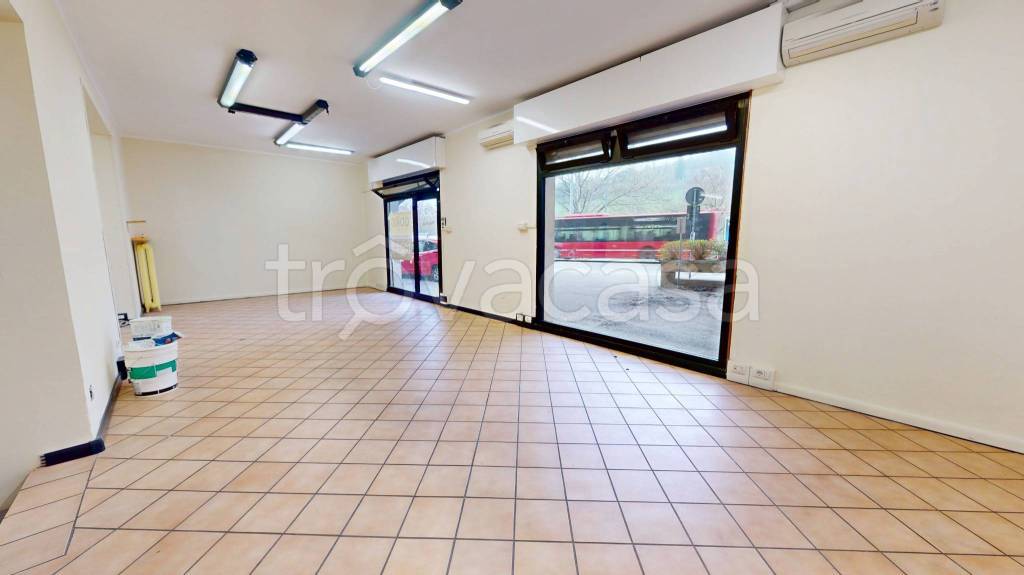 negozio in affitto a Bologna in zona Saragozza