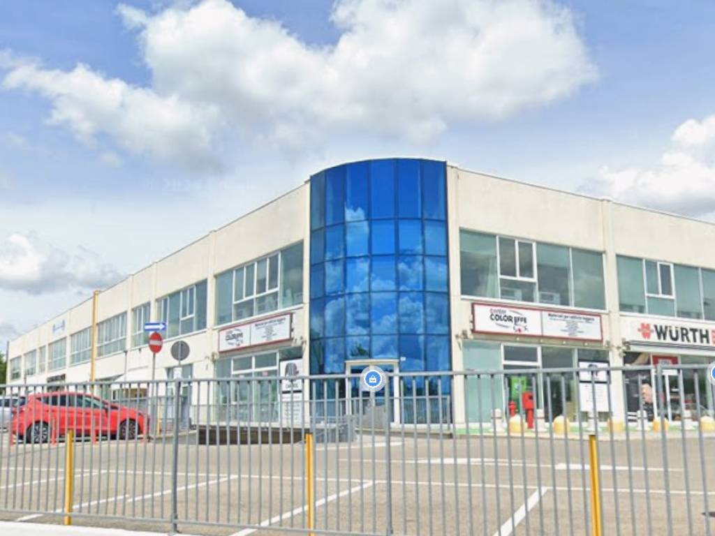 negozio in affitto a Bologna in zona Aeroporto