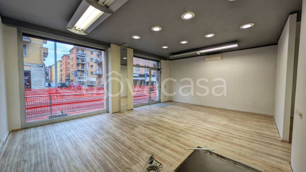 negozio in affitto a Bologna in zona San Donato