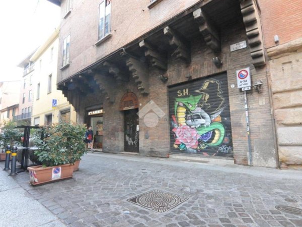 negozio in affitto a Bologna