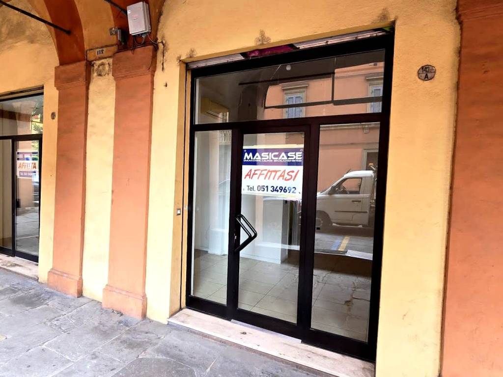 negozio in affitto a Bologna in zona Saragozza