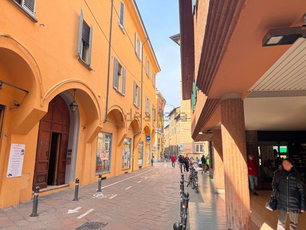 negozio in affitto a Bologna in zona Centro Storico