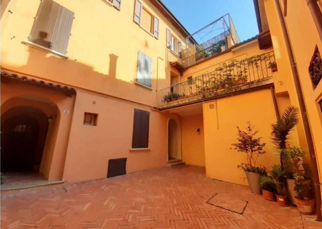 appartamento in affitto a Bologna in zona Santo Stefano