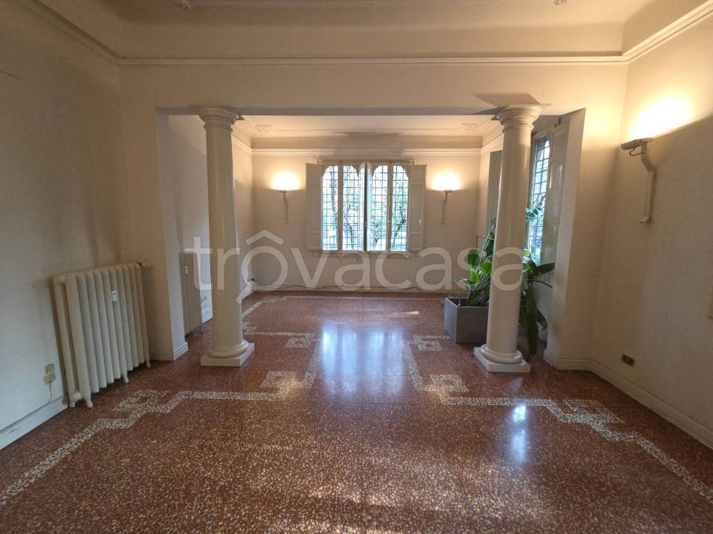 ufficio in affitto a Bologna in zona Santo Stefano