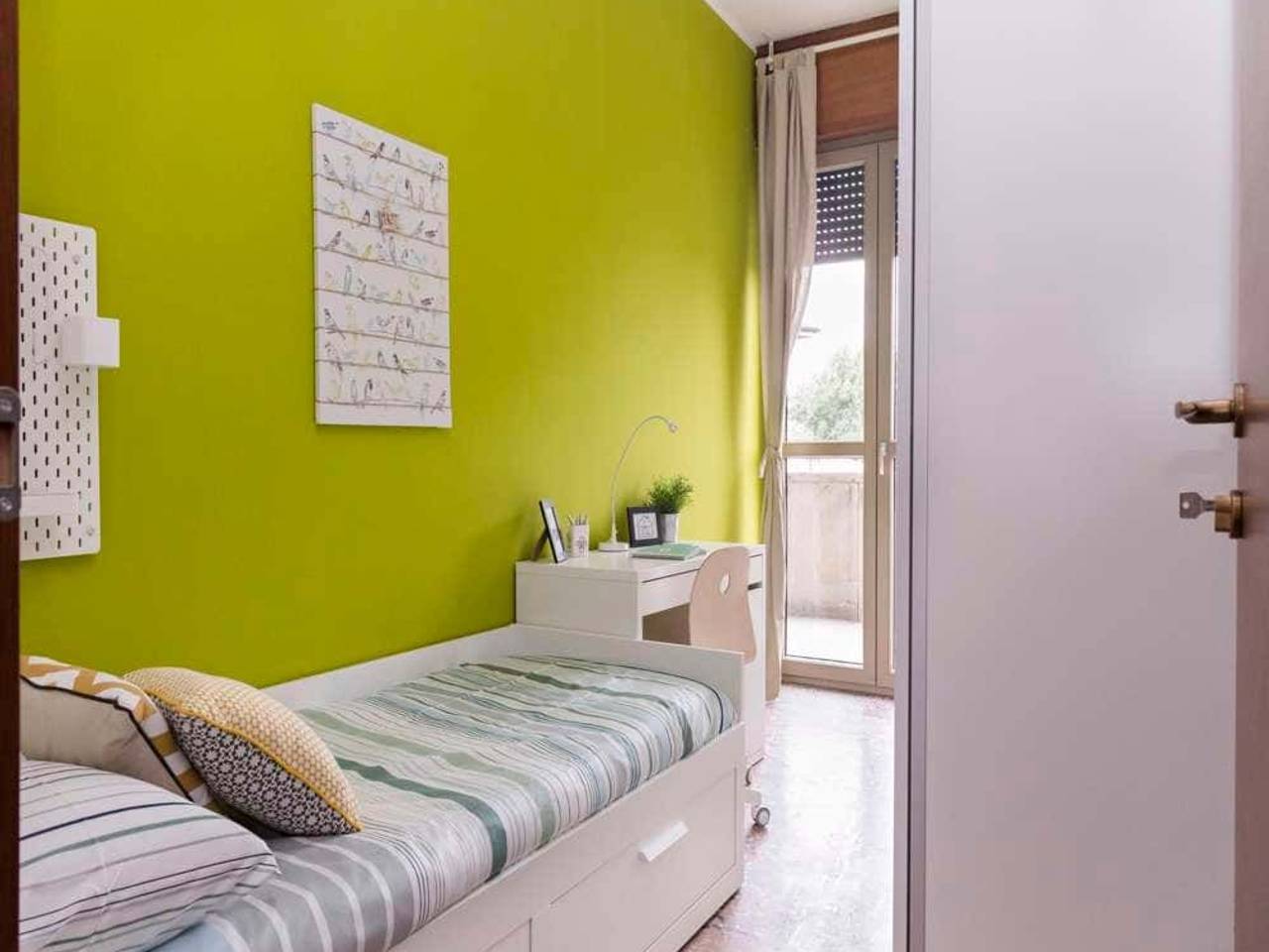 negozio in affitto a Bologna in zona Saragozza