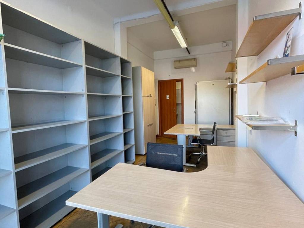 negozio in affitto a Bologna in zona San Vitale