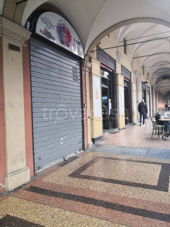 negozio in affitto a Bologna in zona Centro Storico