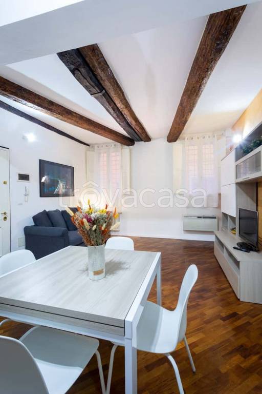appartamento in affitto a Bologna in zona Santo Stefano