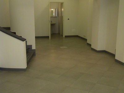 locale commerciale in affitto a Bologna in zona San Vitale