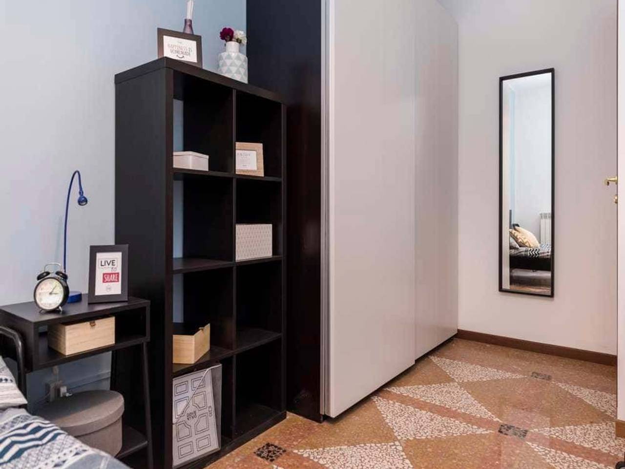 negozio in affitto a Bologna in zona Saragozza