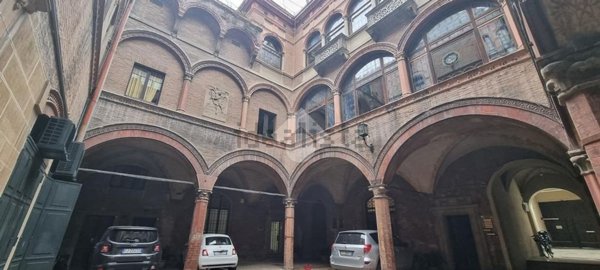 ufficio in affitto a Bologna in zona Santo Stefano