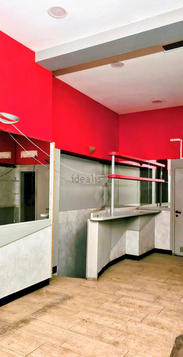 negozio in affitto a Bologna in zona Centro Storico