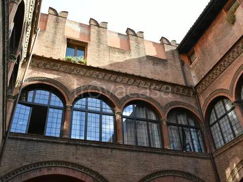 appartamento in affitto a Bologna in zona Santo Stefano