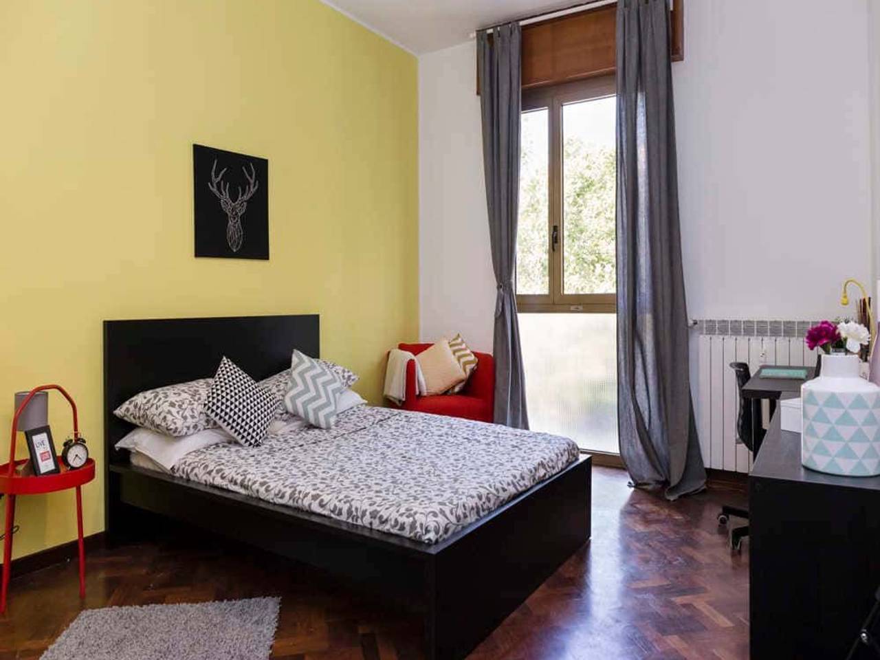 negozio in affitto a Bologna in zona Saragozza