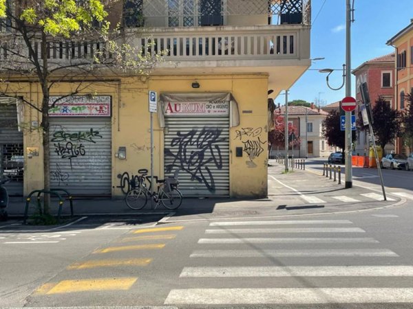 negozio in affitto a Bologna in zona San Vitale