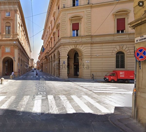 negozio in affitto a Bologna in zona Santo Stefano