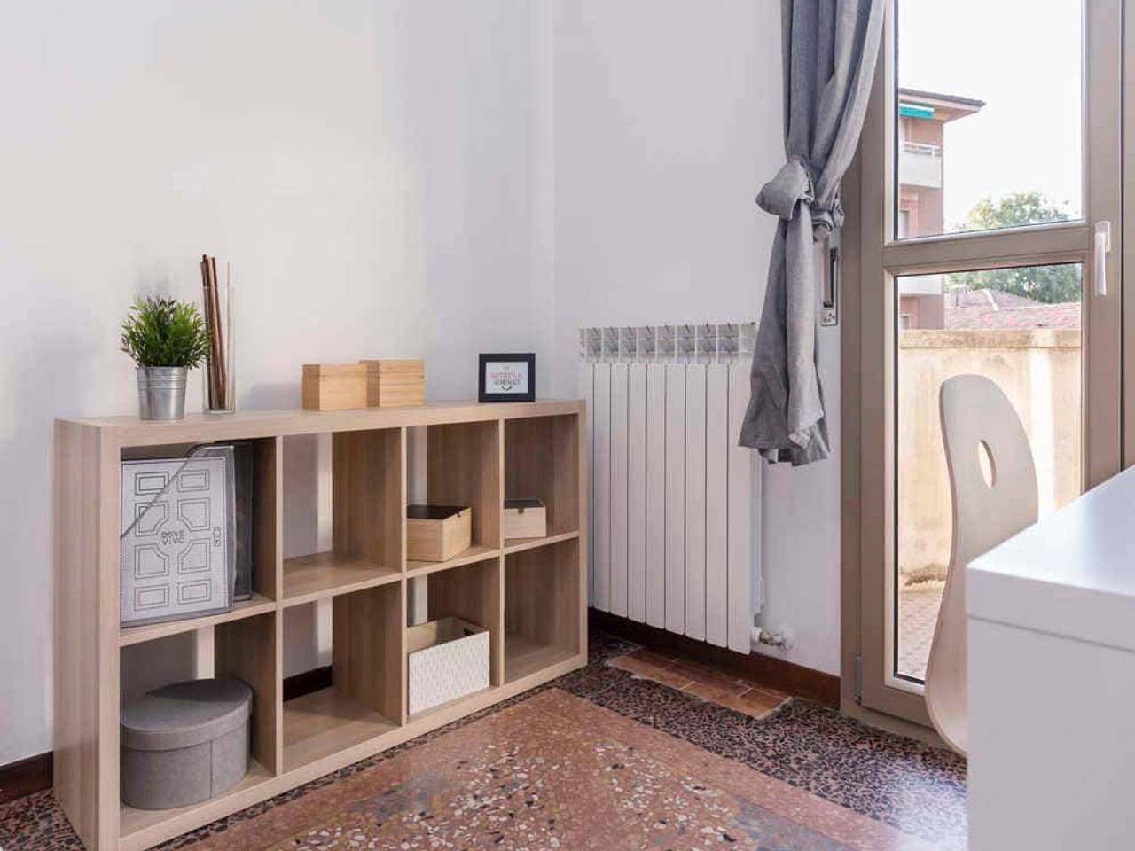 negozio in affitto a Bologna in zona Saragozza