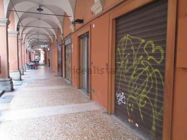 negozio in affitto a Bologna