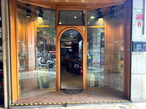 negozio in affitto a Bologna in zona San Vitale