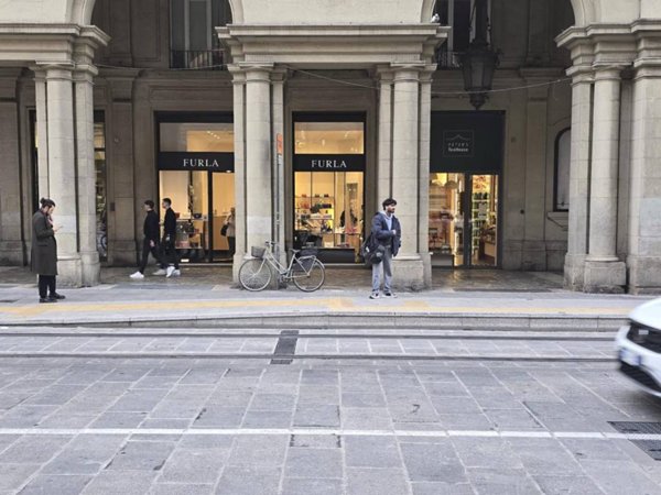 negozio in affitto a Bologna in zona Centro Storico