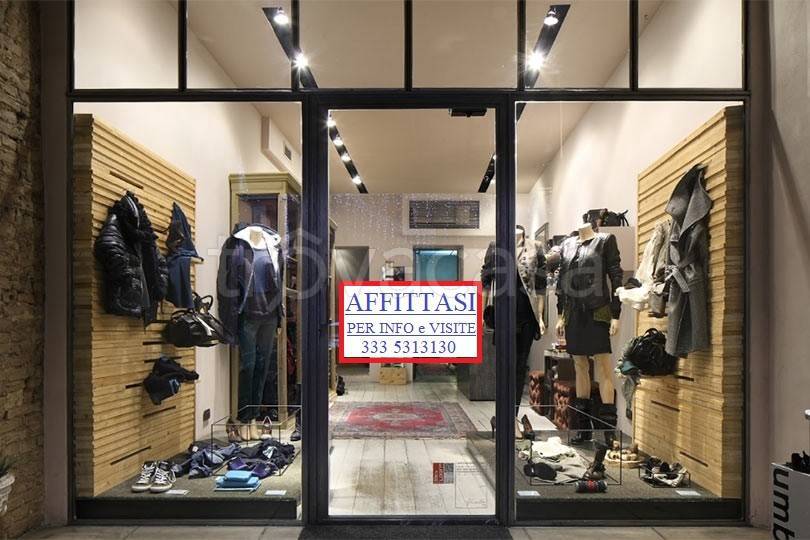negozio in affitto a Bologna in zona Saragozza
