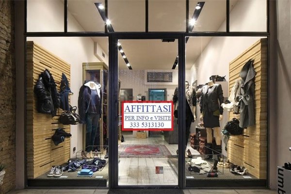 negozio in affitto a Bologna in zona Santo Stefano