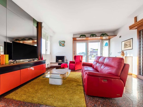 negozio in affitto a Bologna in zona Fiera