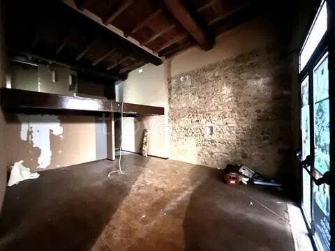 negozio in affitto a Bologna in zona Santo Stefano