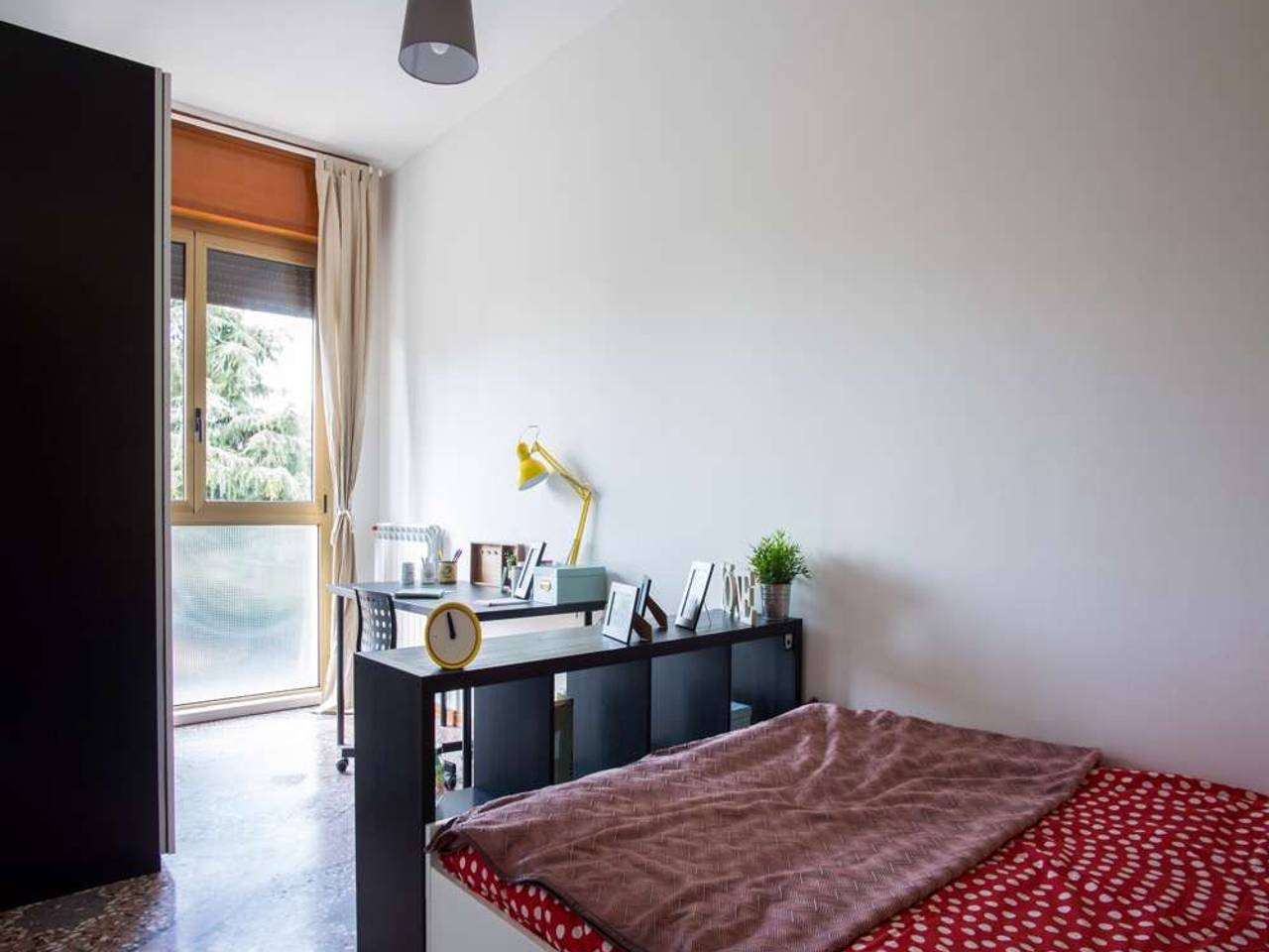 negozio in affitto a Bologna in zona Saragozza