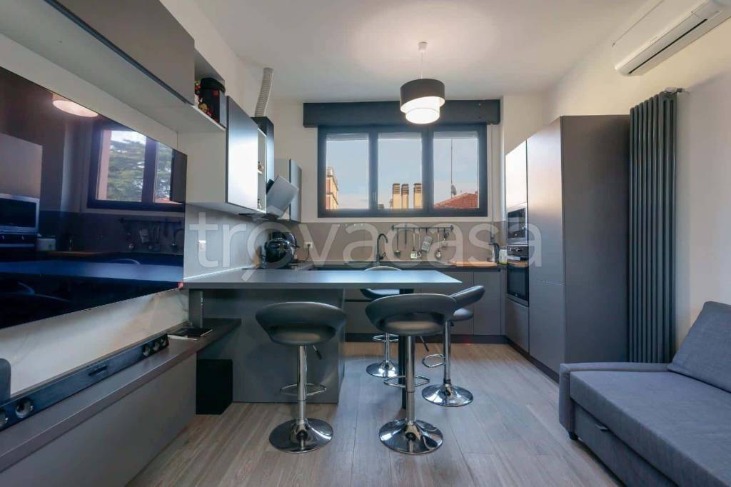 appartamento in affitto a Bologna in zona Santa Viola