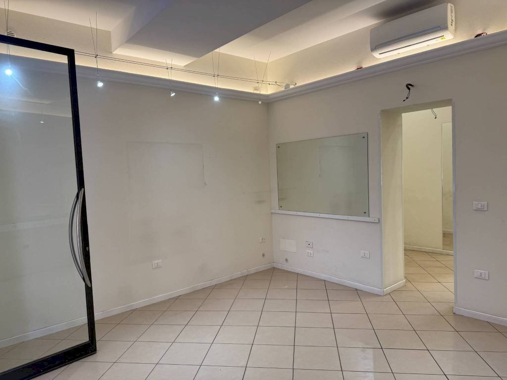 negozio in affitto a Bologna in zona Centro Storico