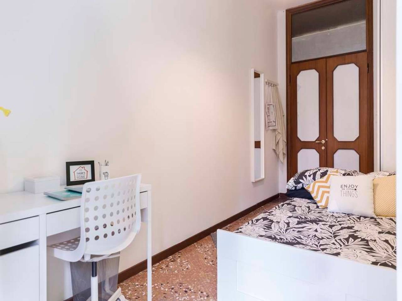 negozio in affitto a Bologna in zona Saragozza