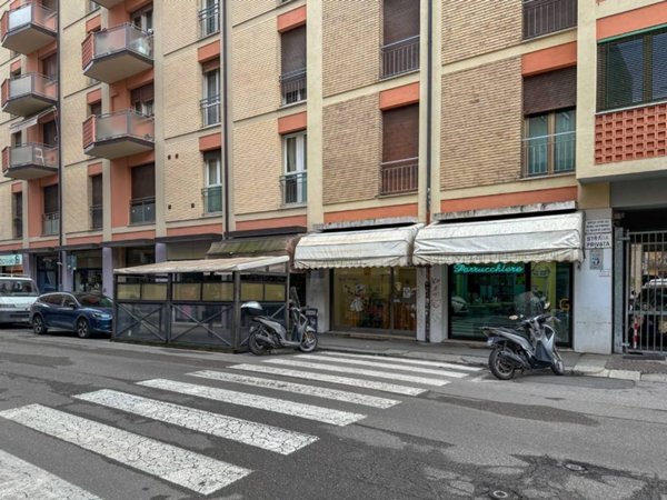 negozio in affitto a Bologna