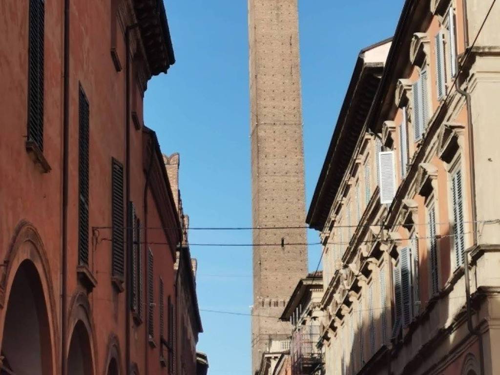 negozio in affitto a Bologna