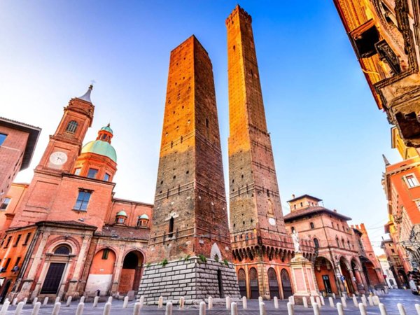 negozio in affitto a Bologna in zona Centro Storico