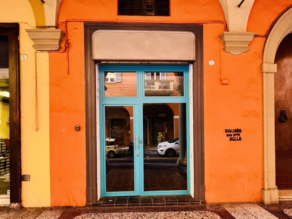 negozio in affitto a Bologna in zona San Vitale