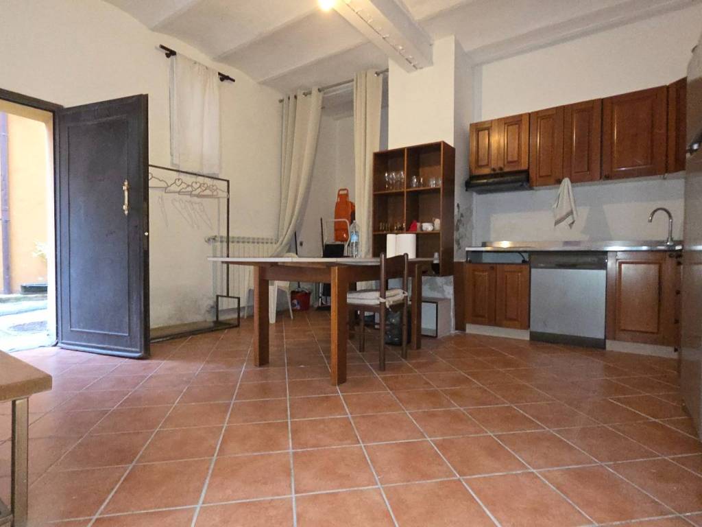 negozio in affitto a Bologna in zona Centro Storico